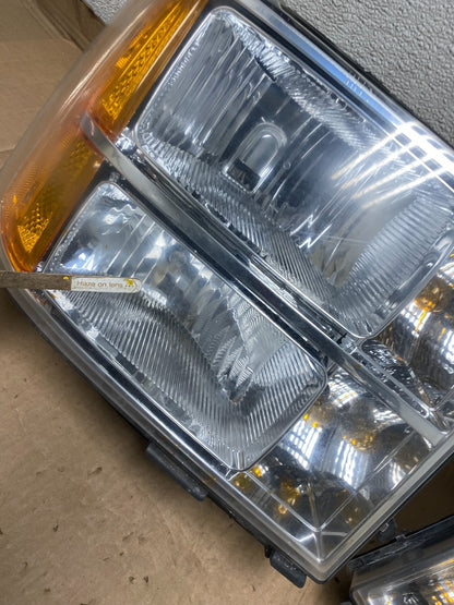 2007 - 2014 GMC Sierra Left+Right Halogen Headlights U8455 DW7