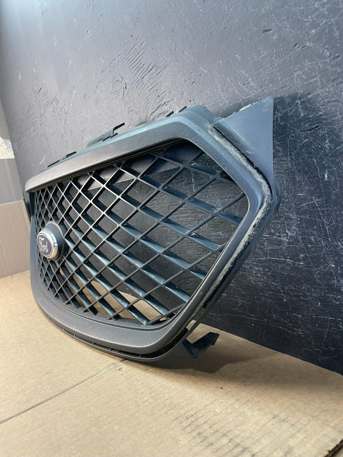 2013 to 2019 Ford Taurus Front Upper Police Grill Grille AD0163 DG1