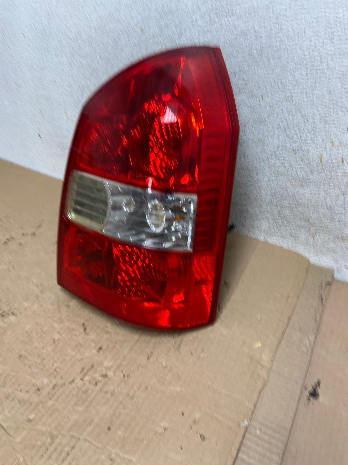 2005 to 2009 Hyundai Tucson Right Passenger Rh Tail Light AI1364 LK1