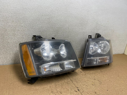 2007 to 2013 Chevrolet Suburban Tahoe Left+Right Set Headlights V3853 DW2