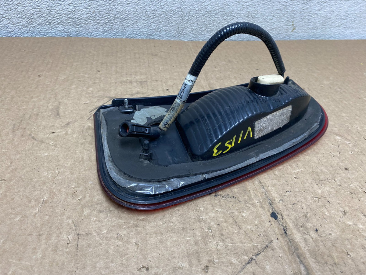 2003-2006 Lincoln Navigator Right Passenger Side Tail Light Inner V1153 DW6