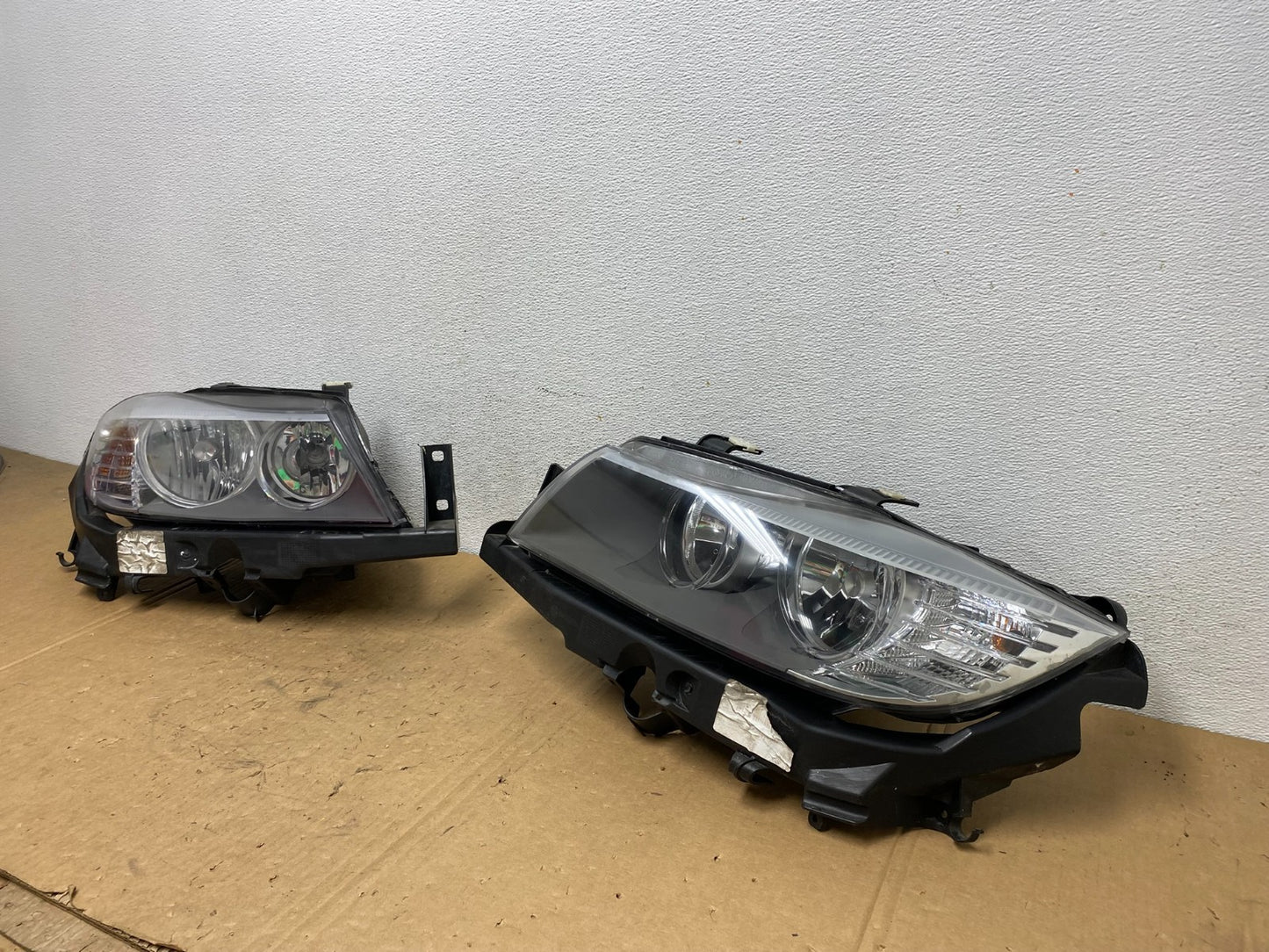 2009-2011 Bmw 3 Series 328i 4/D Sedan Left+Right Headlights Halogen AD3043 DW1