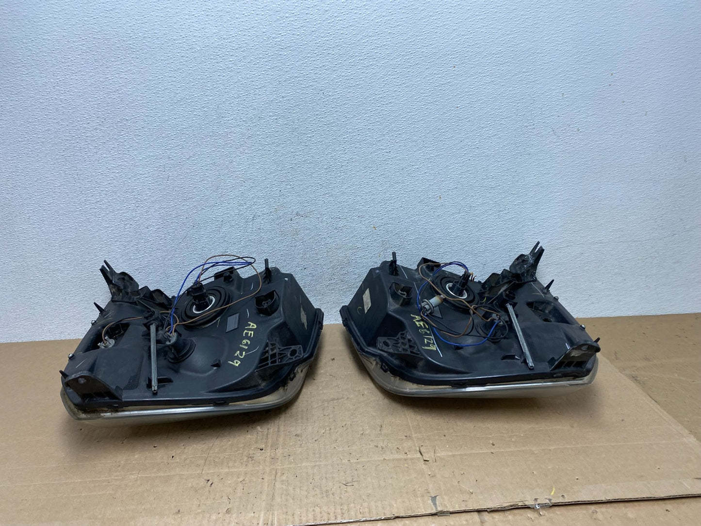 2007 - 2014 GMC Yukon Halogen Headlights Left+Right Side Set AE6129 DW7