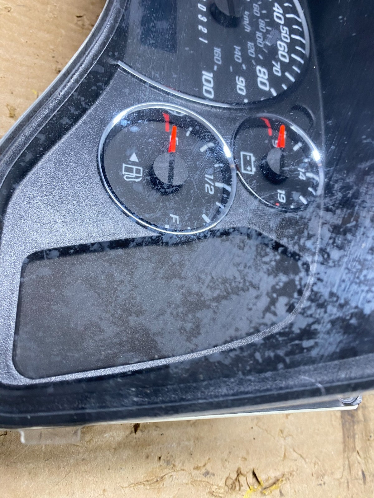 2008 to 2010 Chevrolet Express Speedometer Cluster Gauge w9682 DG3