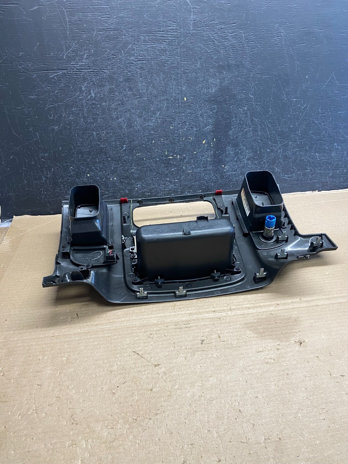 2002 to 2005 Dodge Ram Radio Climate Control Dash Air Vent Bezel Trim ah3477 DG3