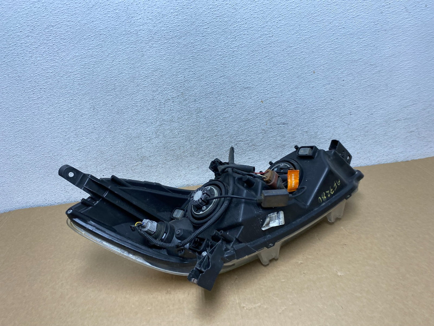 2009 to 2014 Toyota Matrix Left Driver LH Side Halogen Headlight AF7280 DW8