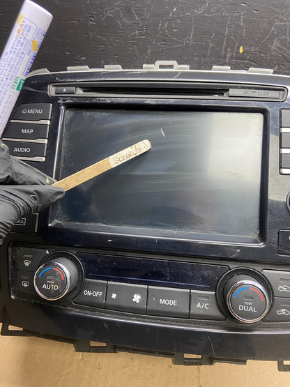 2016 2018 Nissan Maxima Radio Screen Display Panel Climate Control AB9368 DG2