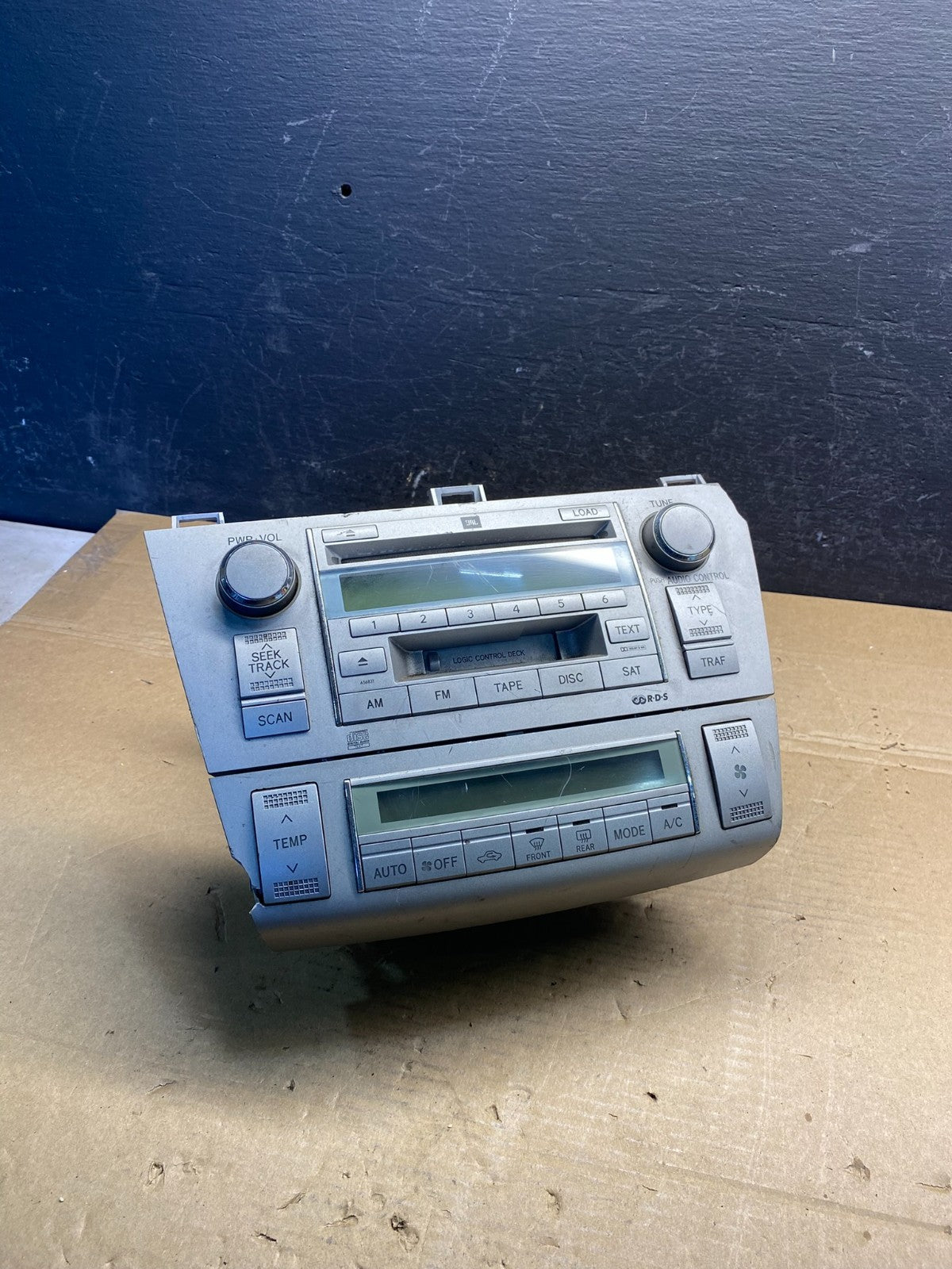 2004 2005 2006 Toyota Solara Am Fm Cd Player Radio Climate Control AG1893 DG0
