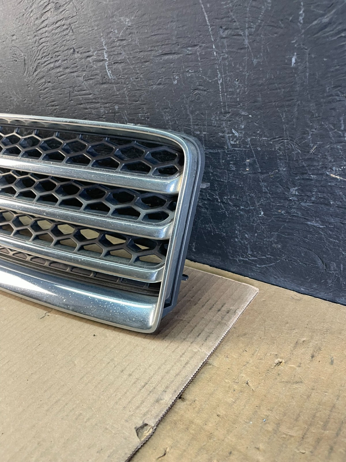 2009 to 2011 Nissan Maxima Front Upper Grill Grille 62070-9N00A AC2042 DG1