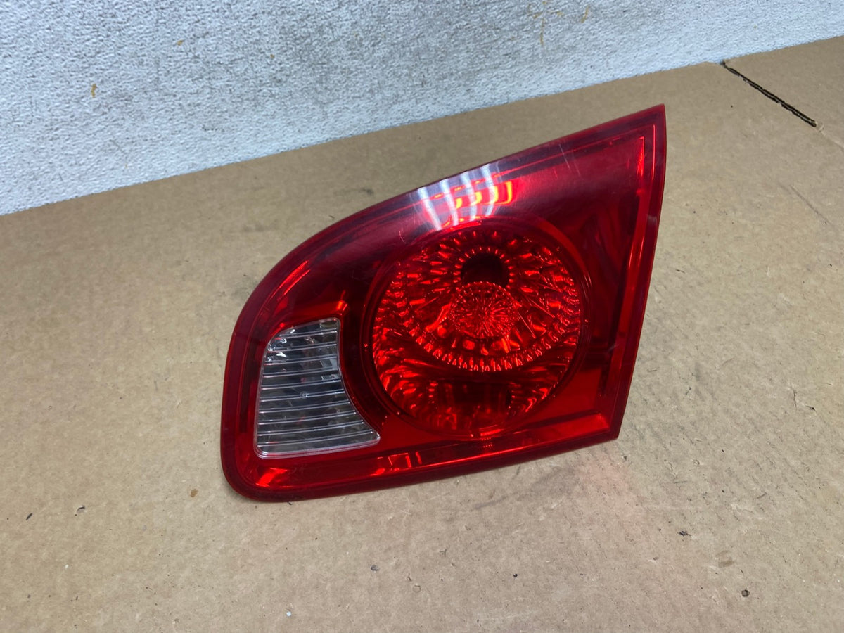 2007 2008 2009 Hyundai Santa Fe Right Passenger Tail Light Inner AI3269 LK0