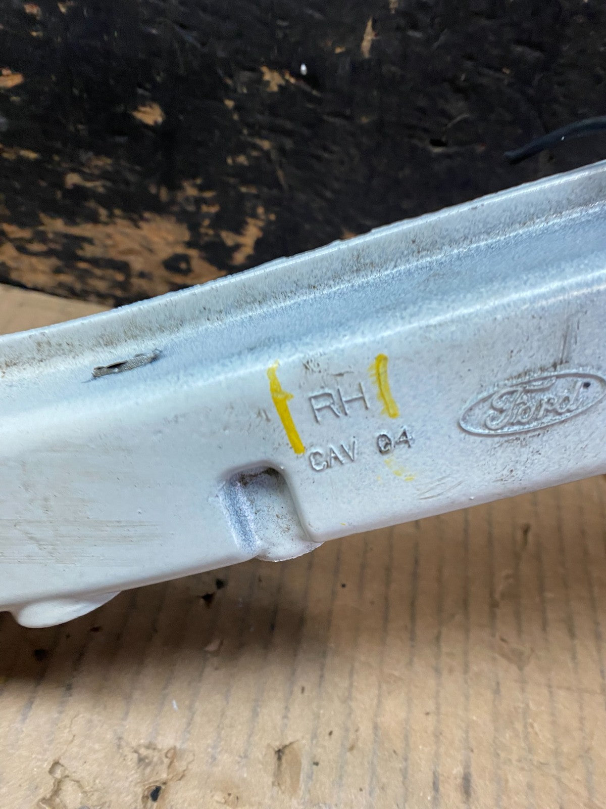 2020 to 2023 Ford Explorer Right RH Upper Tic Bar Oem w6015 DG10