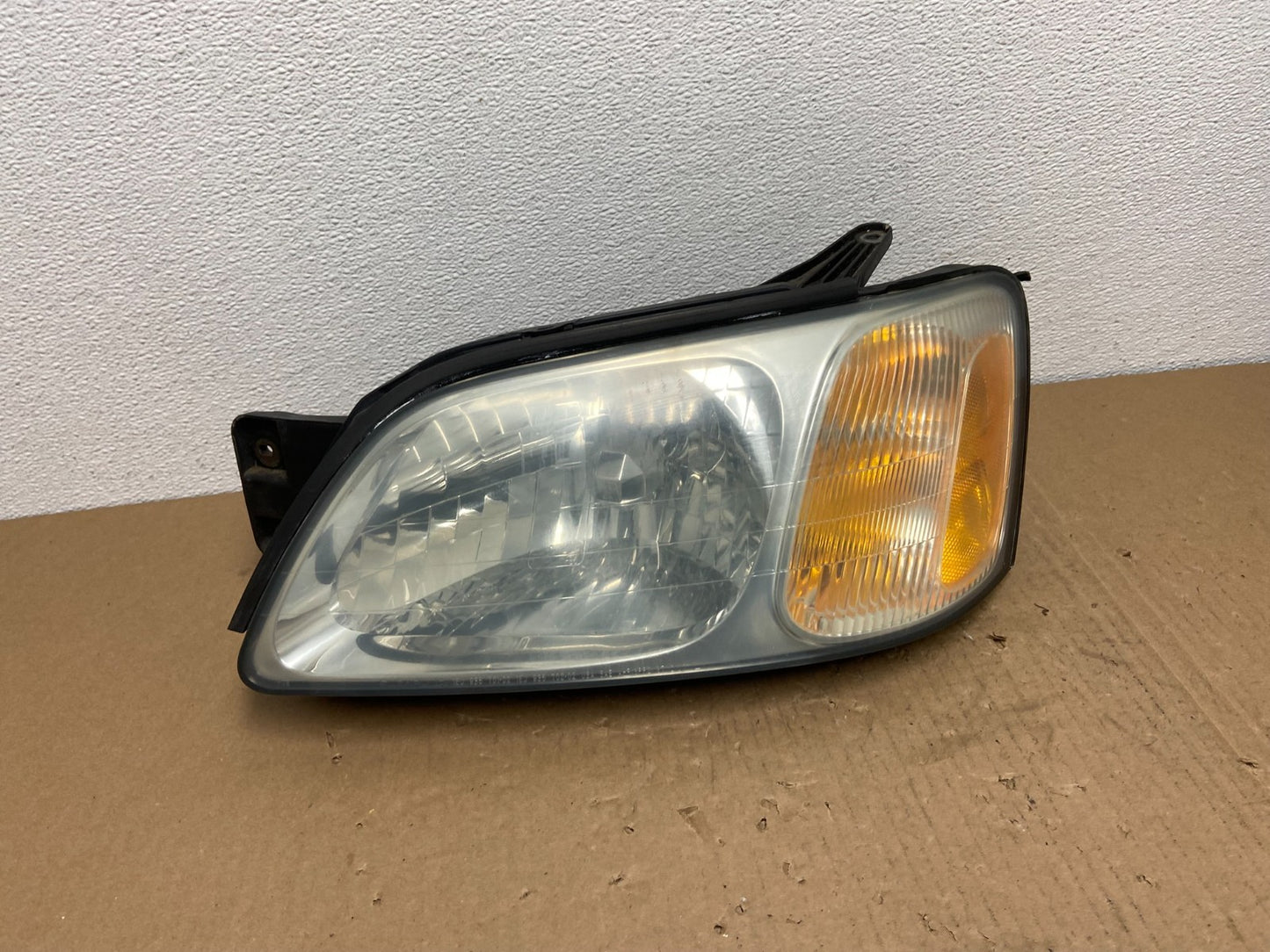 2000 to 2004 Subaru Legacy  Left Driver Lh Headlight Oem AB6536 DG0