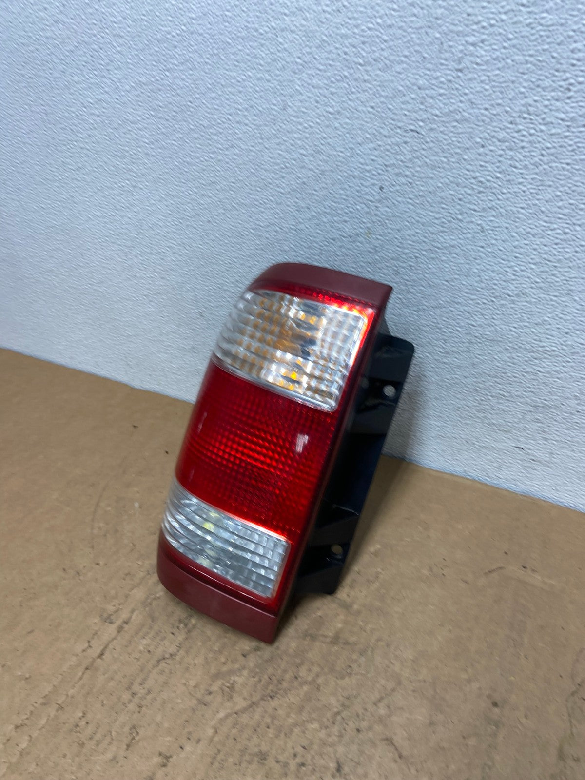 1999 to 2004 Nissan Pathfinder Left Driver Lh Side Tail light AD1446 LK1