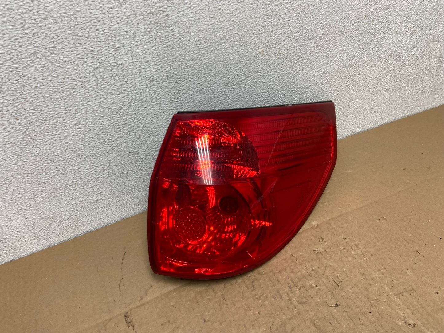 2006 - 2010 Toyota Sienna Right Passenger Side Tail Light AB6198 LK2