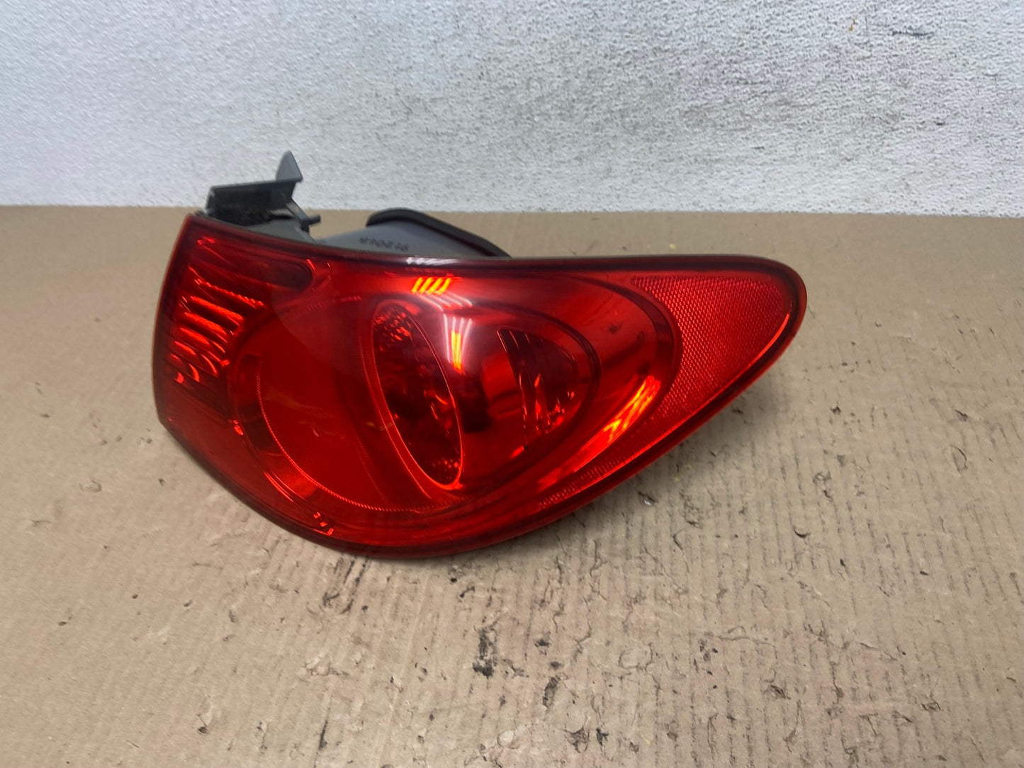 2007 to 2010 Hyundai Elantra Sedan Right Passenger Side Tail Light AF7066 LK1