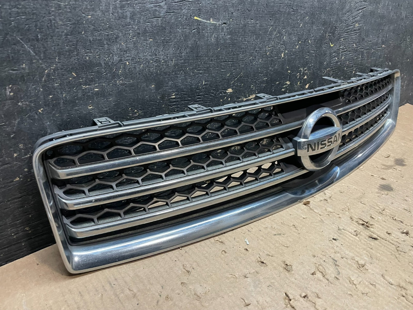 2009 to 2011 Nissan Maxima Front Upper Grill Grille 62070-9N00A Z5696 DG1