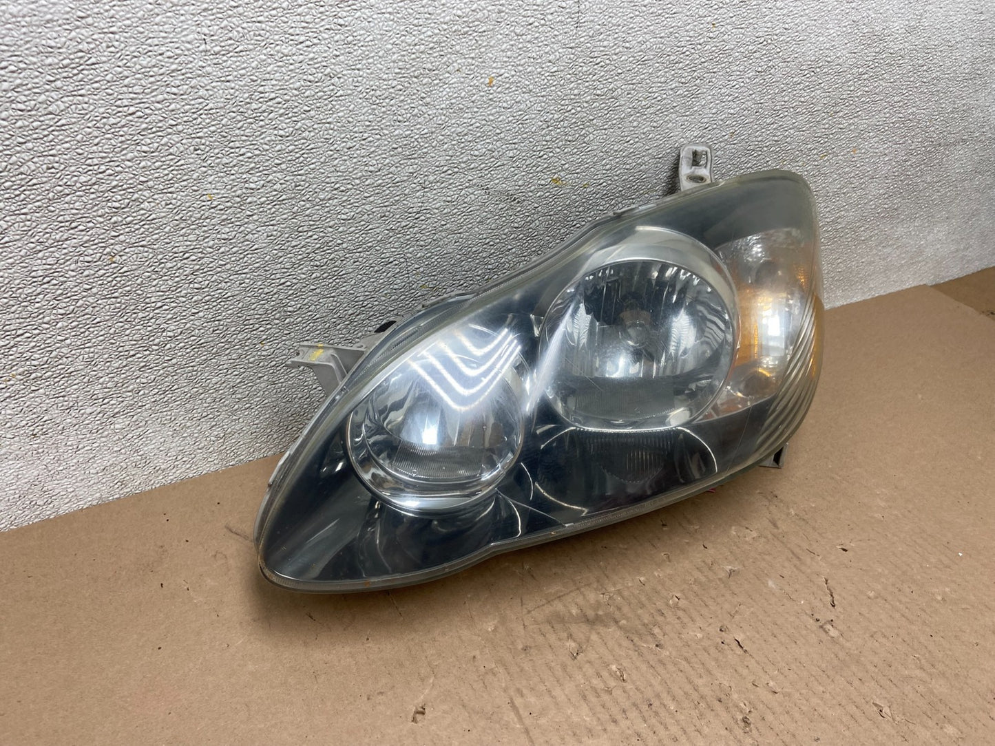 2005 to 2008 Toyota Corolla Left Driver LH side Headlight Oem AB5930 DW2