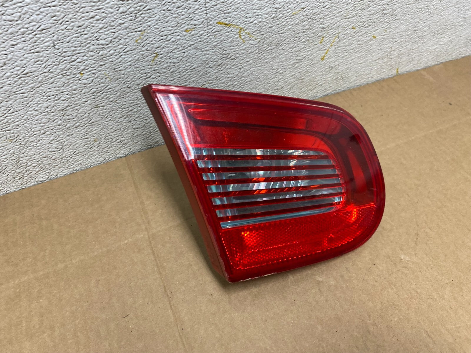 2007 2008 2009 2010 2011 Volkswagen Eos Left Driver Tail Light Inner Oem O66762