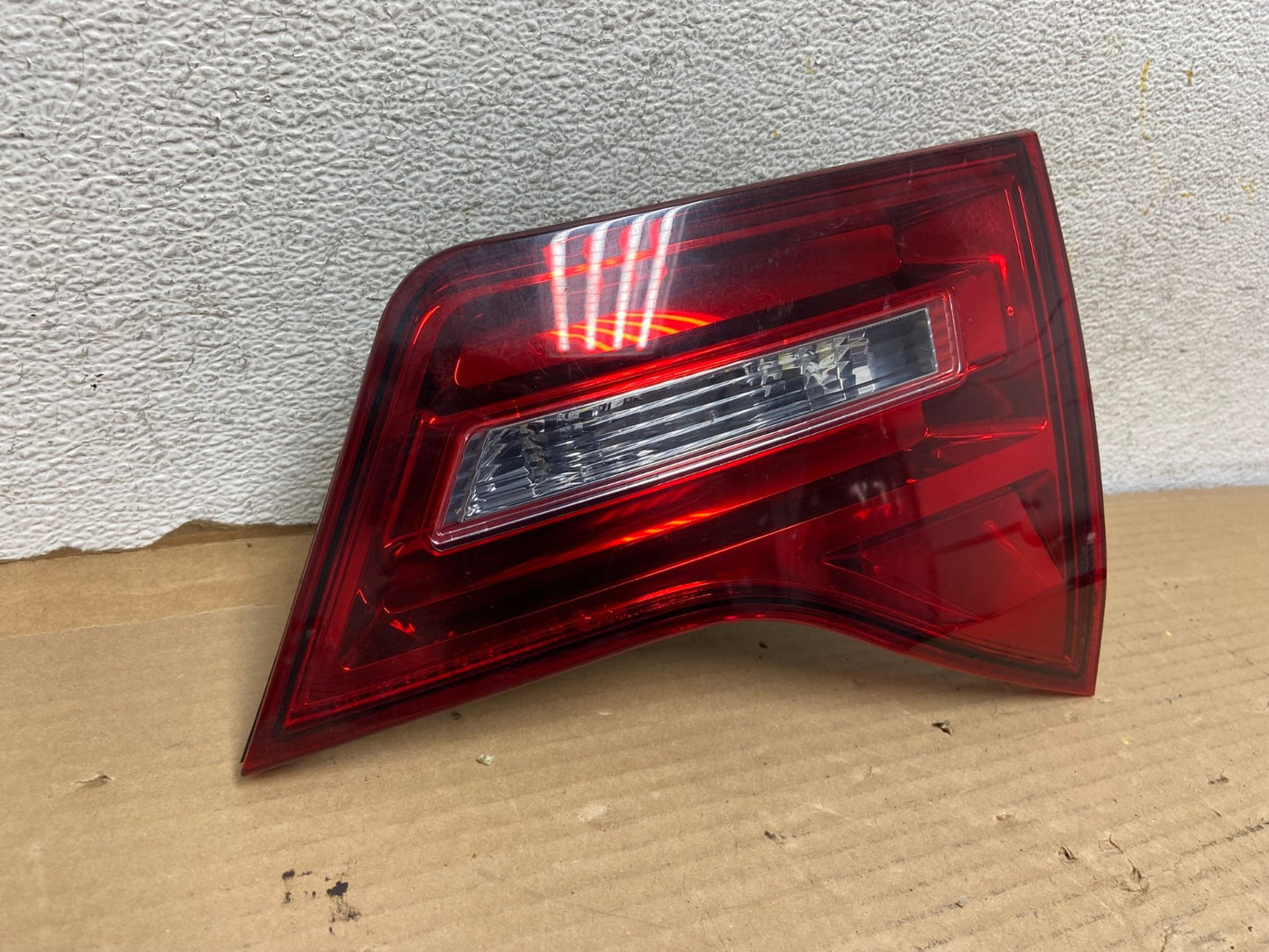 2010 - 2013 Acura Mdx Right Passenger Rh Side Inner Tail Light AH0597 LK1