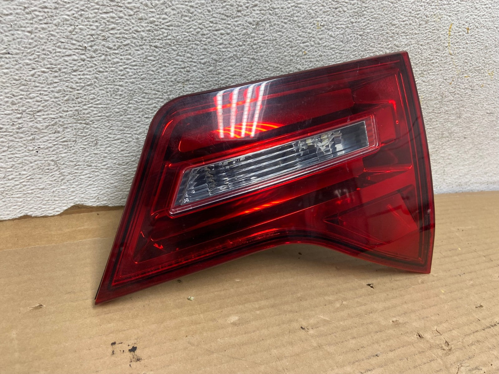 2010 - 2013 Acura Mdx Right Passenger Rh Side Inner Tail Light AH0597 LK1