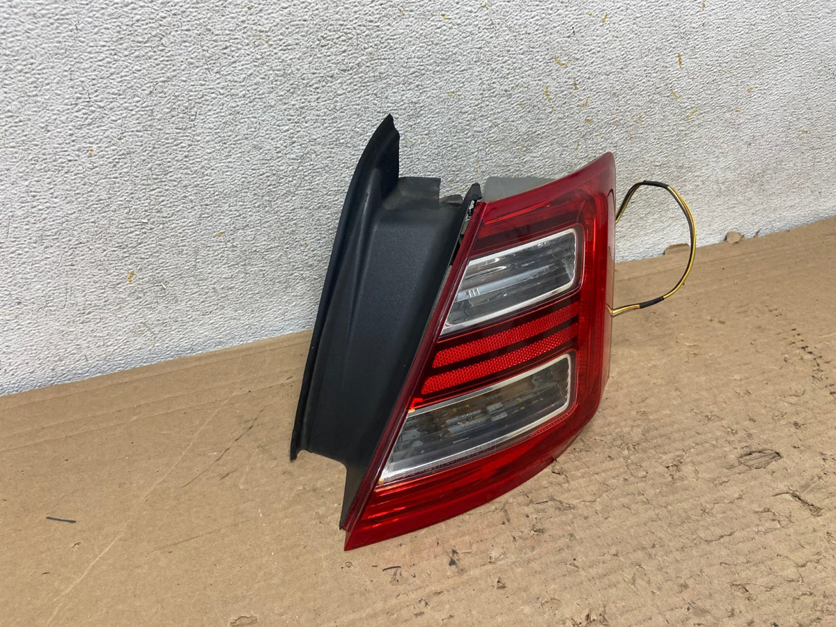 2013-2019 Ford Taurus LED Right Passenger RH Side Tail Light AH9245 LK1