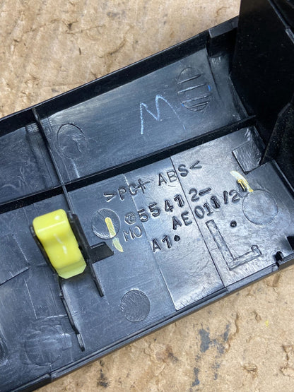 2004 to 2010 Toyota Sienna Left Side Climate Switches Bezel Trim AF1691 DG5