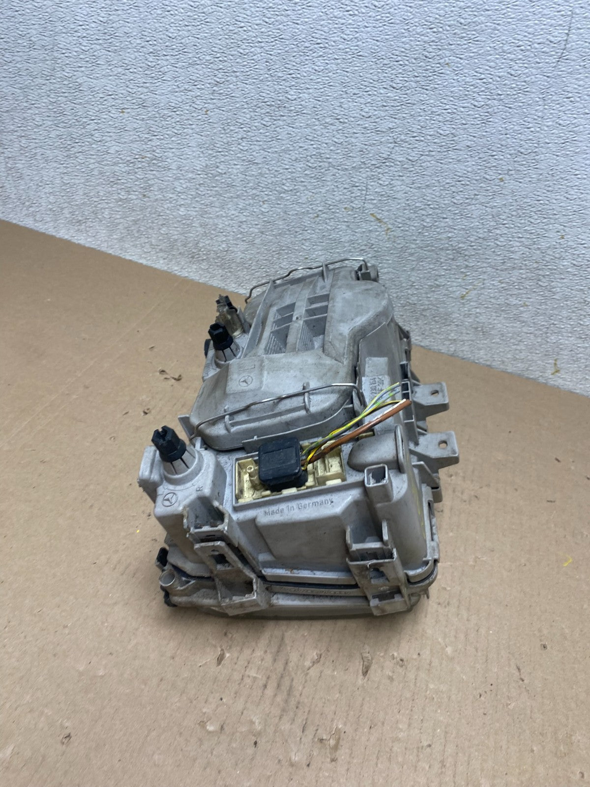 1994-1996 Mercedes C C230 W202 Front Left Driver LH Side Headlight R8164 DW7