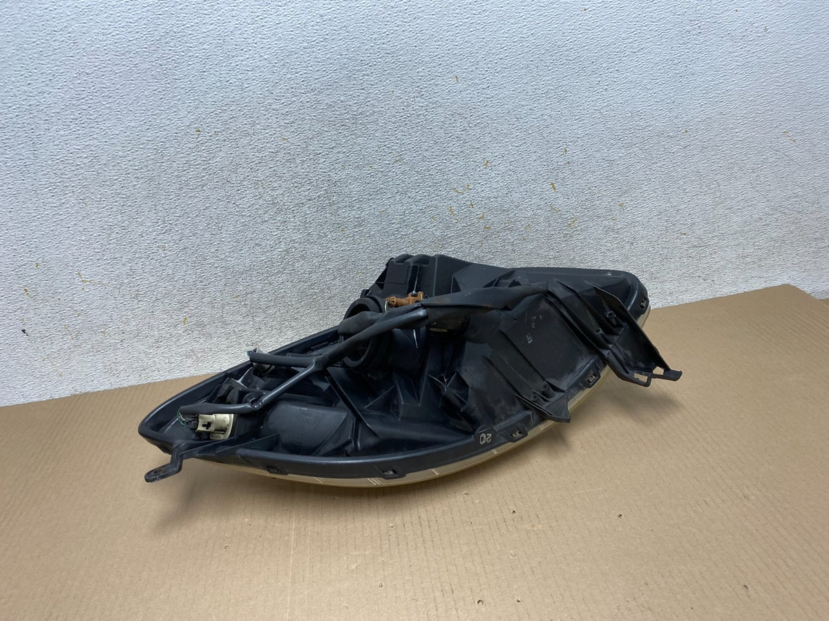 2006-2008 Toyota Yaris Hatchback Right Passenger Halogen Headlight AJ2362 DW6
