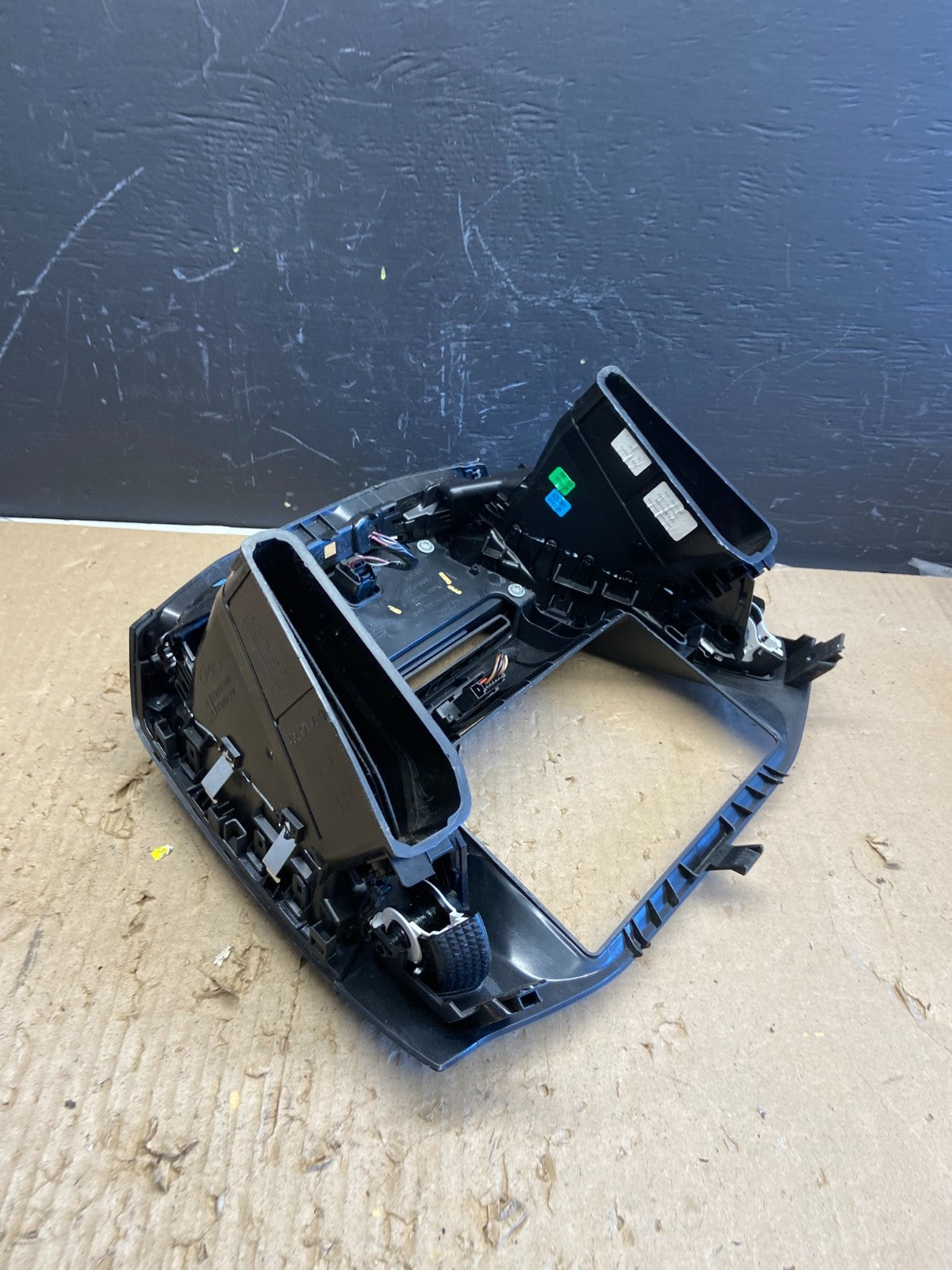 2015 to 2018 Ford Focus OEM Center Radio Stereo Control Unit Trim AB5873 DG5