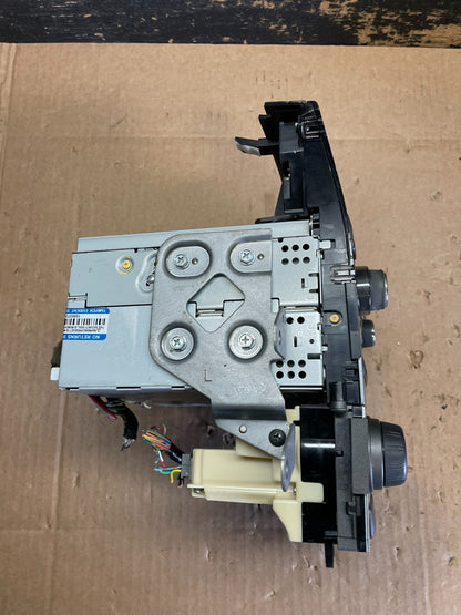 2013 Honda Pilot AM FM CD Audio Radio Player Climate Control ab3106 DG4
