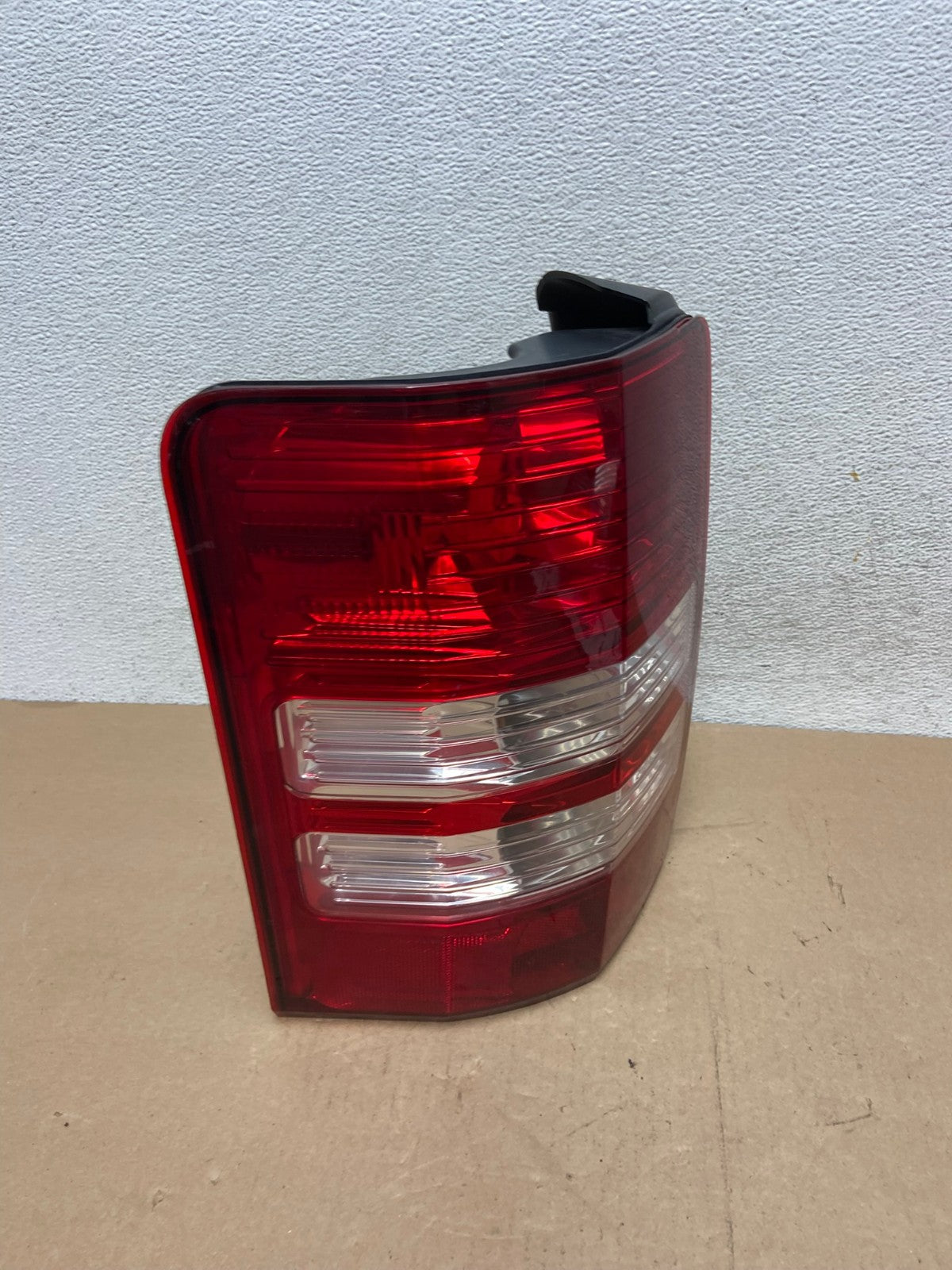 2008 to 2012 Jeep Liberty Left Driver Side Lh Tail Light AG4570 LK2