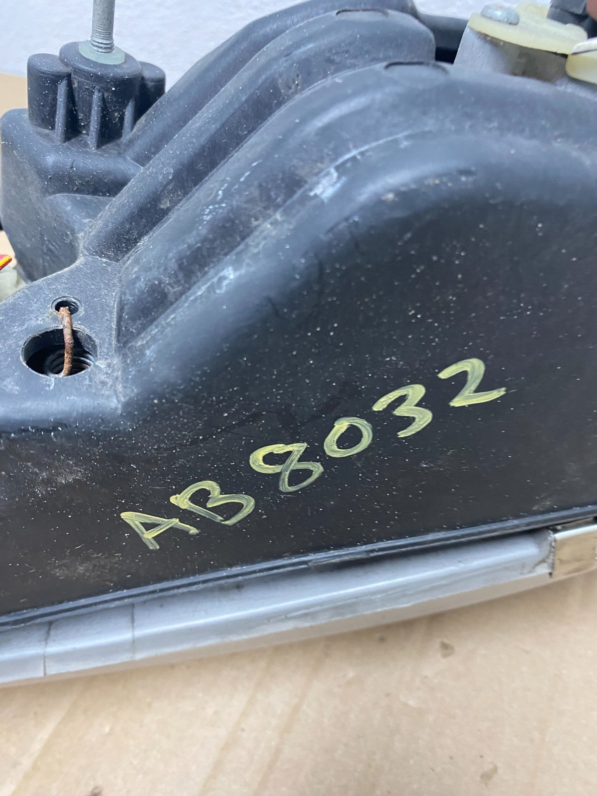 1995 to 1996 Toyota Camry Right Passenger RH Side Headlight OEM AB8032 DW10