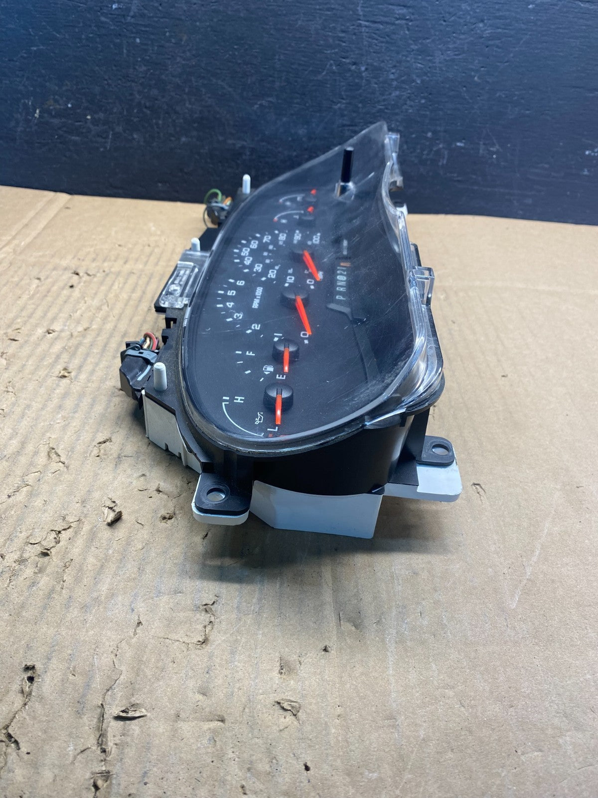 2004 to 2008 Ford E150 E250 E350 Gauge Speedometer Cluster AD17511