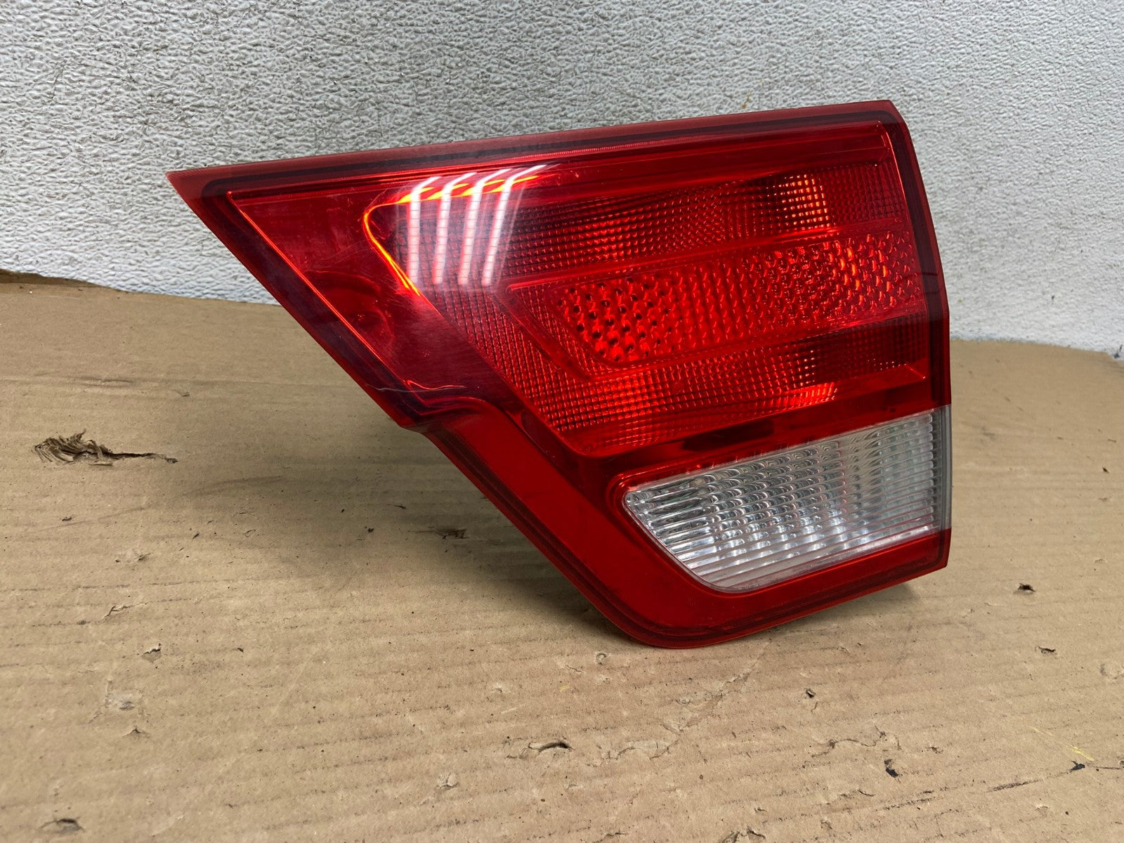 2011-2013 Jeep Grand Cherokee Right Passenger Rh Inner Tail Light AG8186 LK1