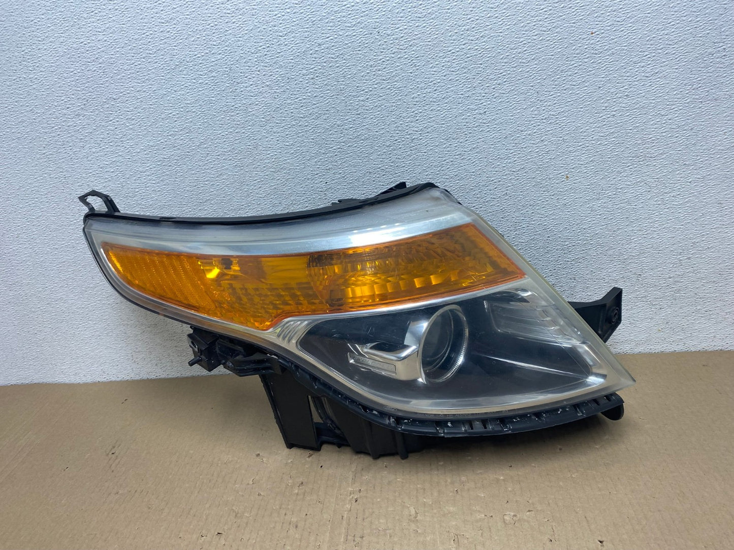 2011 to 2015 Ford Explorer Right Passenger Halogen Headlight AE9577 LK0