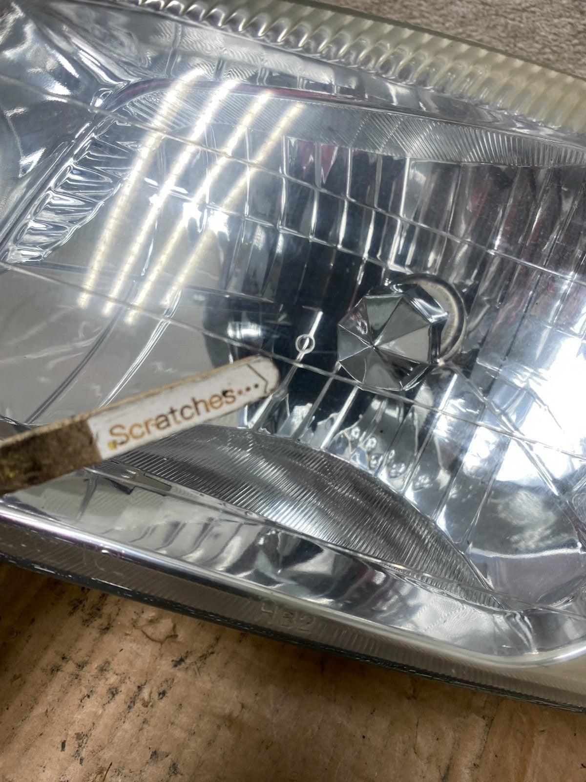 2000-2002 Hyundai Accent Left Driver LH Halogen Headlight AI6630 DW3