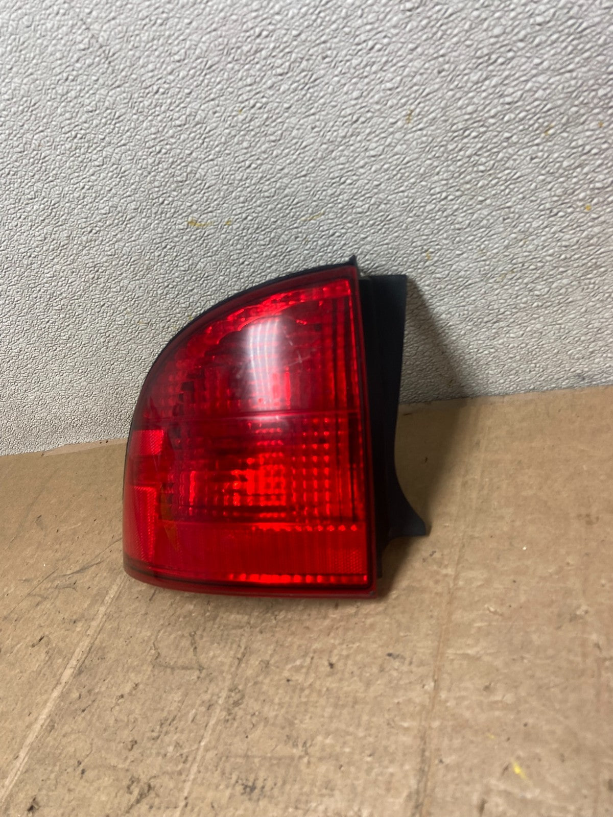 2003 to 2006 Lincoln Ls Left Side Tail Lights Oem AA3584 PS1