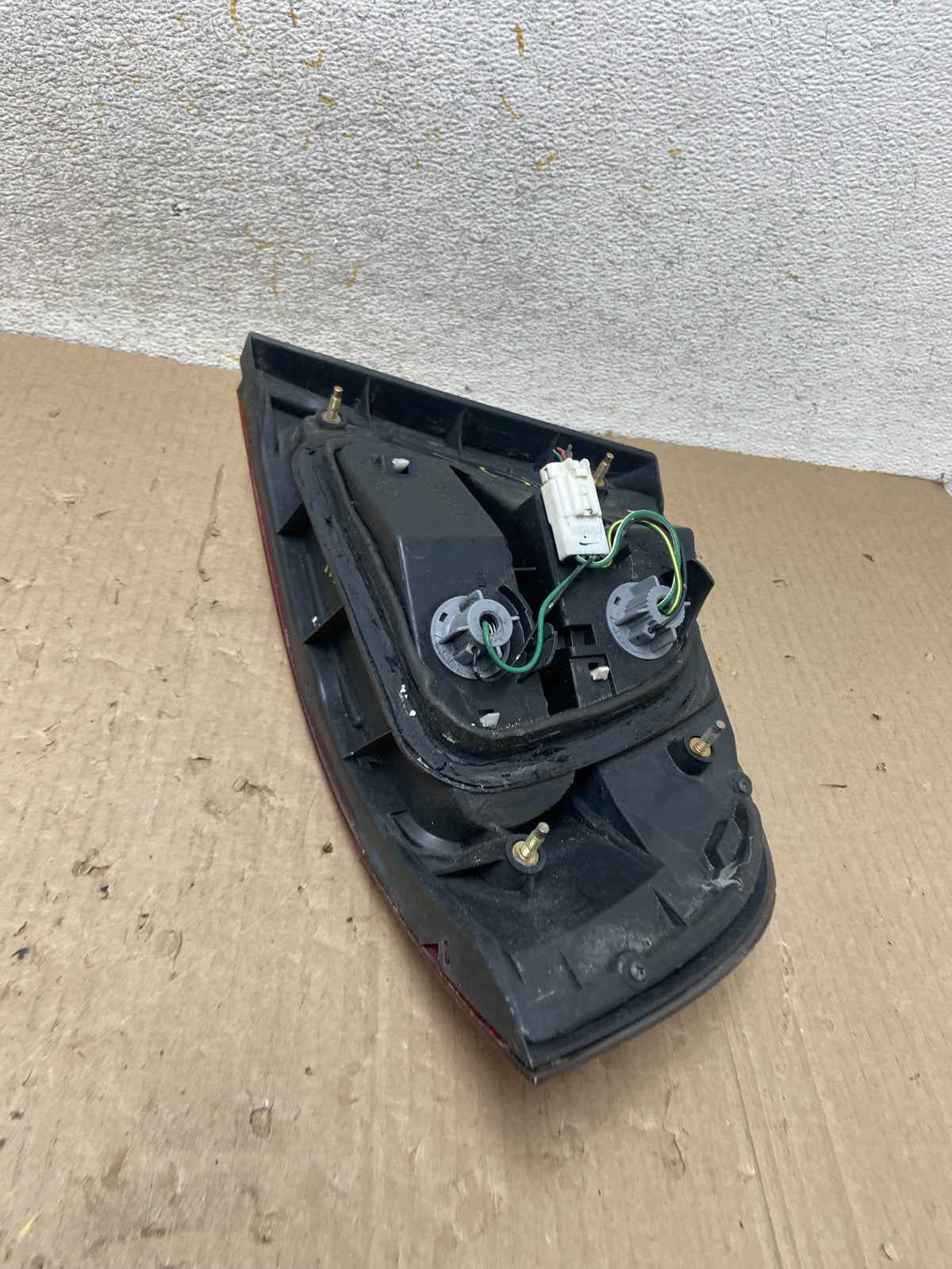 2000 2001 2002 2003 Nissan Sentra Left Driver Side Tail Light AJ1841 LK5