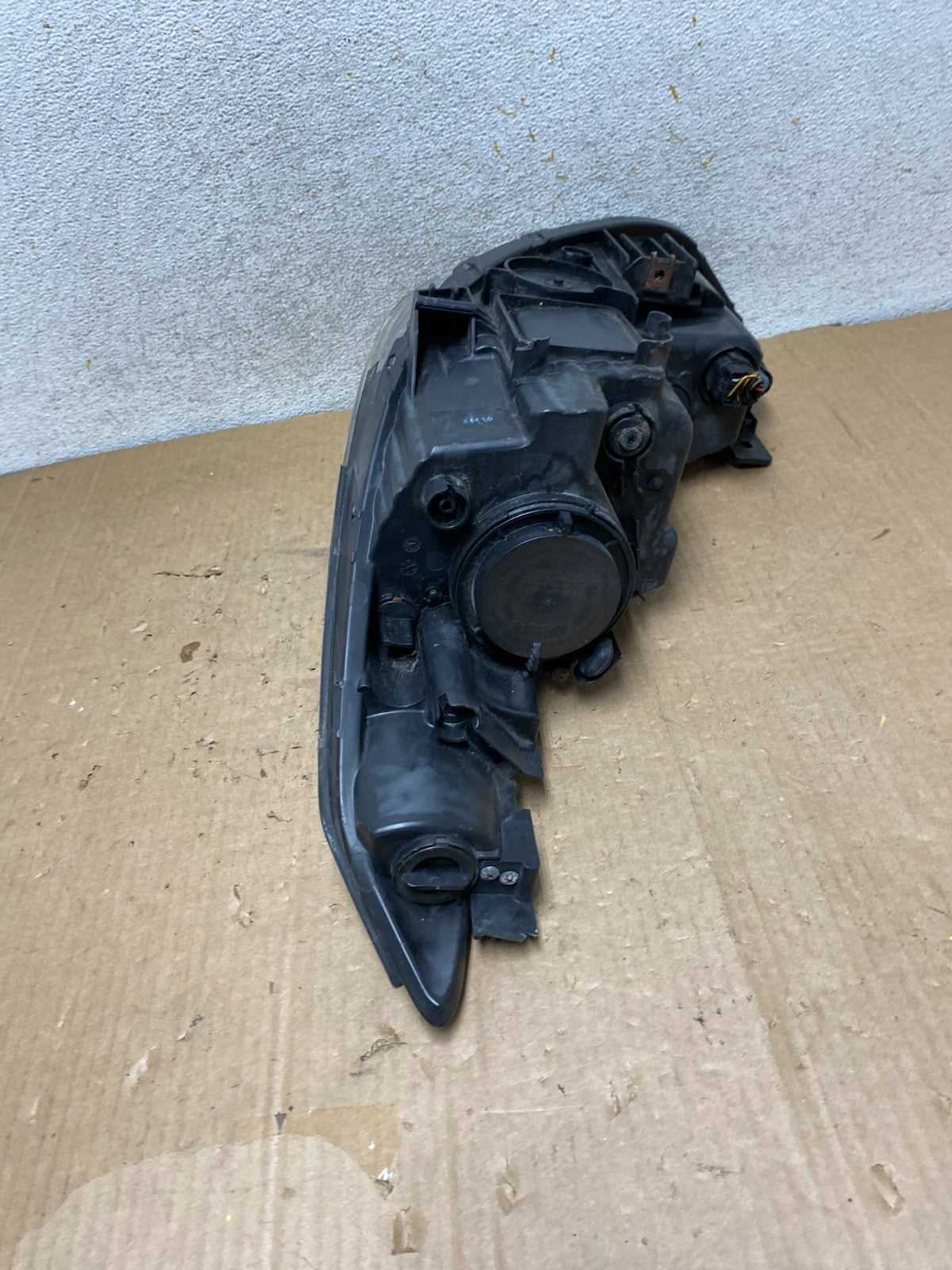 2014 to 2017 Hyundai Tucson Right Passenger RH Side Headlight AI9075 DW7