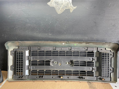 2008 to 2014 Ford Econoline E150 E250 Front Upper Chrome Grill Grille Q0565 DG4