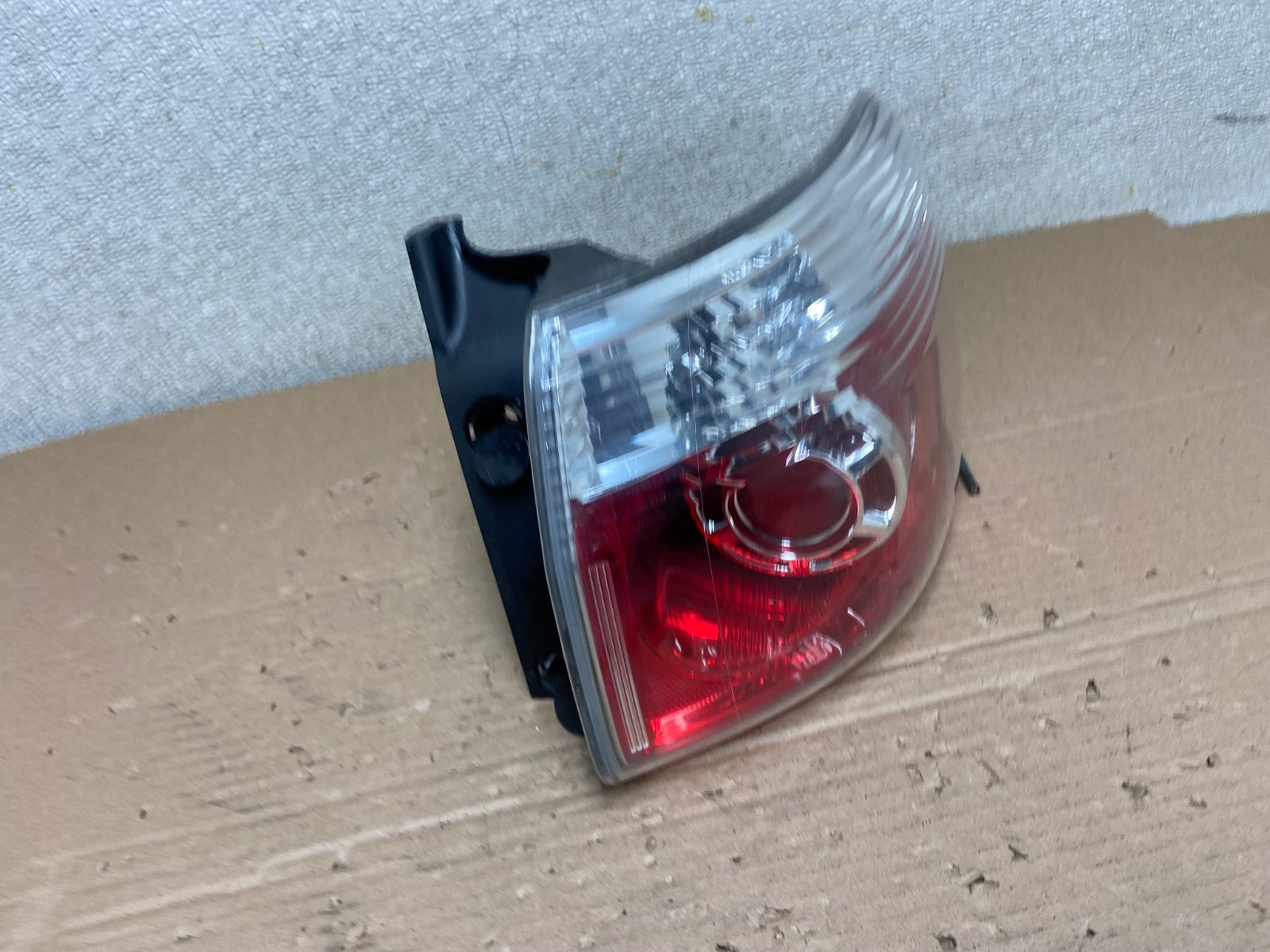 2007 to 2012 GMC Acadia Halogen Tail Light Right Passenger RH Side AB1434 LK2