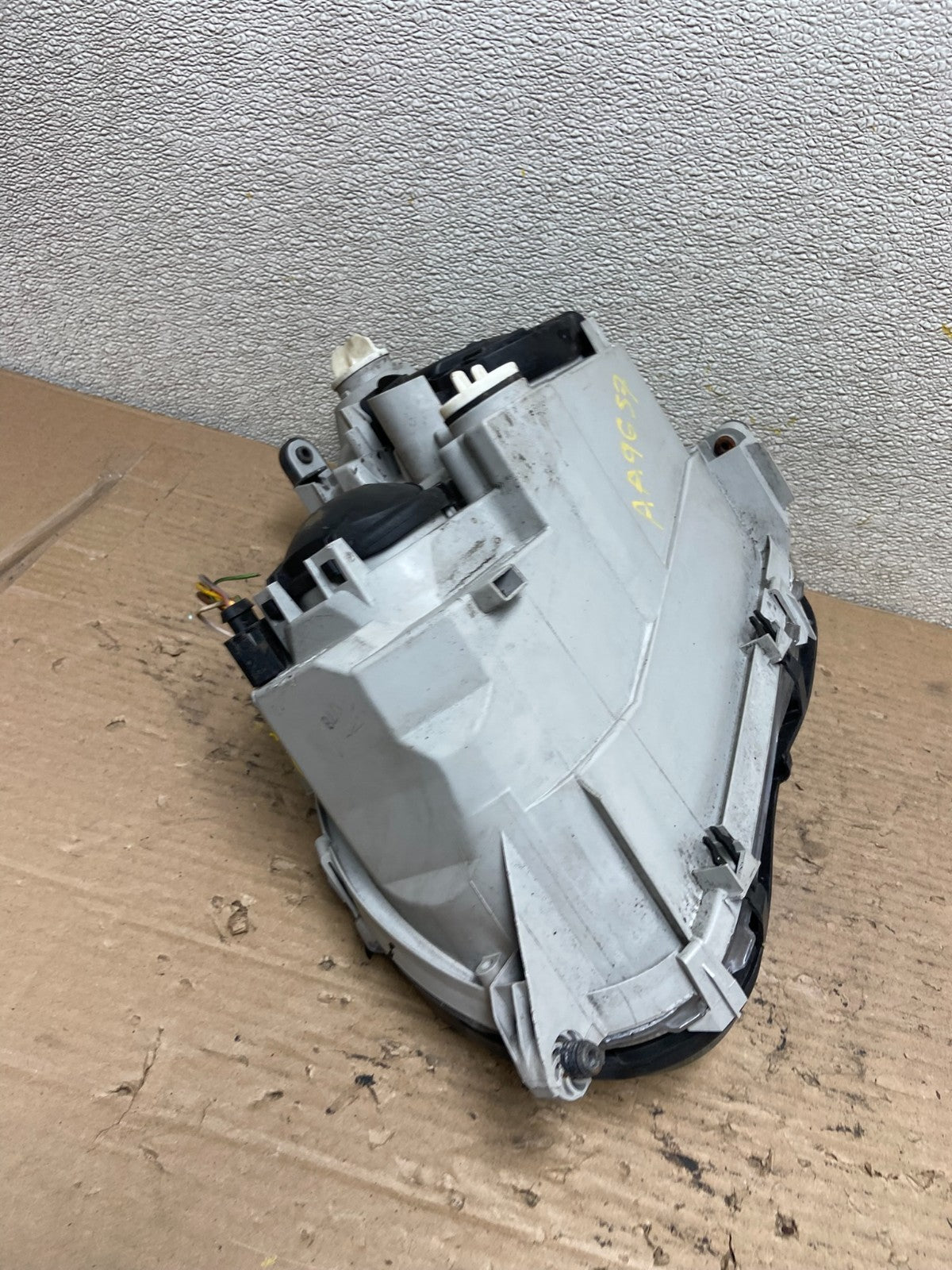 2001 - 2004 Mercedes-Benz C Class Halogen Right Passenger Headlight AA9657 DW6