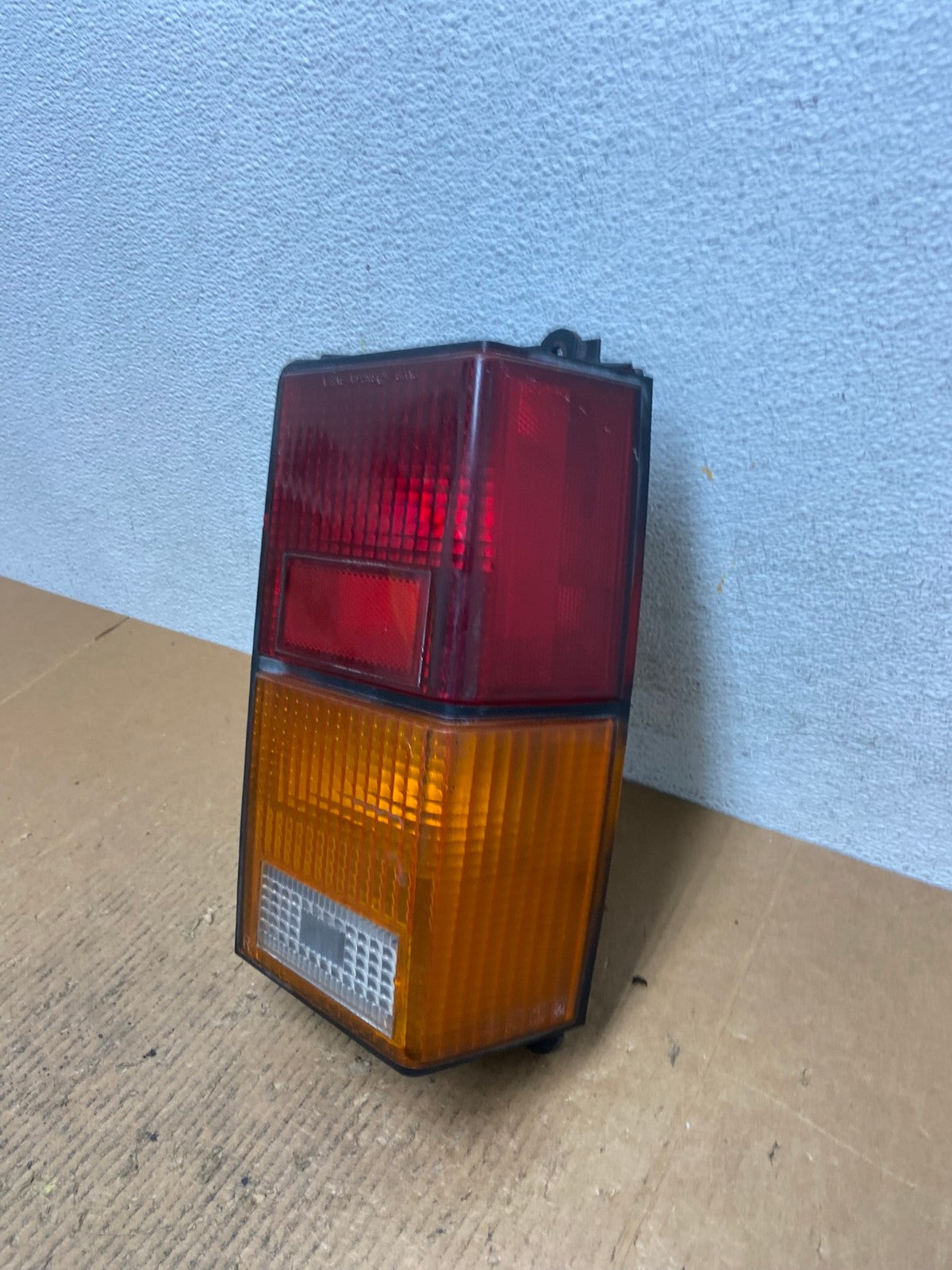 1984 to 1996 Jeep Cherokee Right Passenger RH Side Tail Light AE1395 LK1