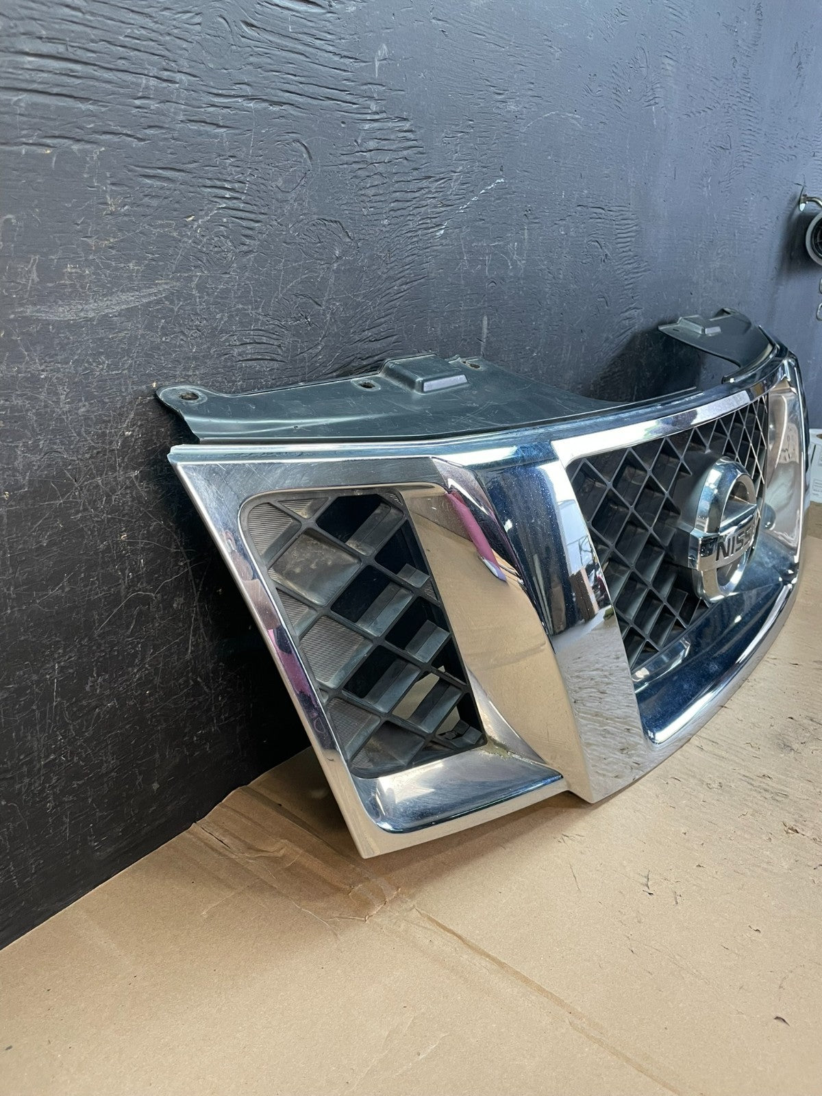 2008 to 2012 Nissan Pathfinder Front Upper Chrome Grill Grille AD8291 DG1