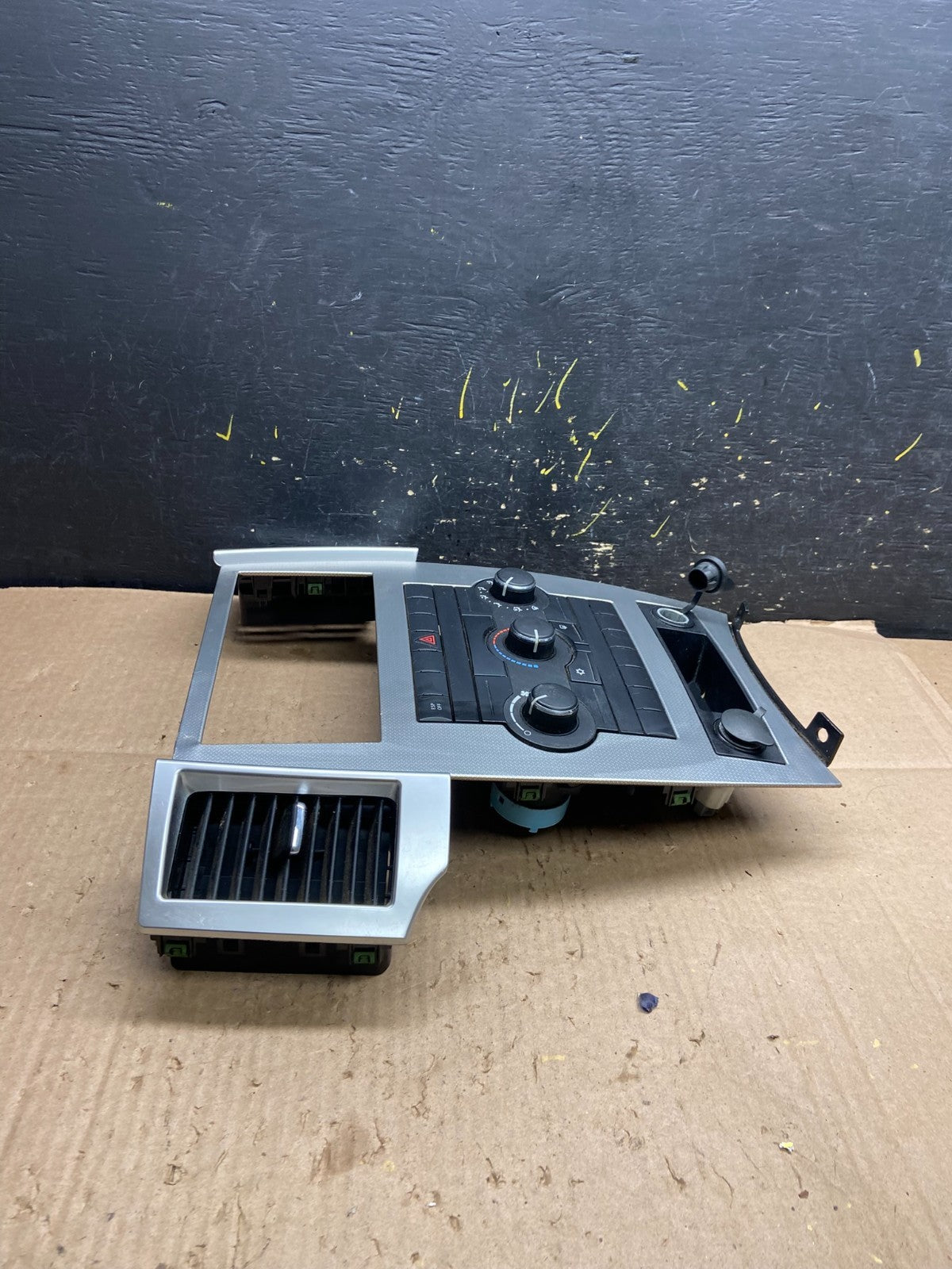 2008 2009 2010 Jeep Commander Grand Cherokee A/C Climate Control Bezel Y5365 DG1