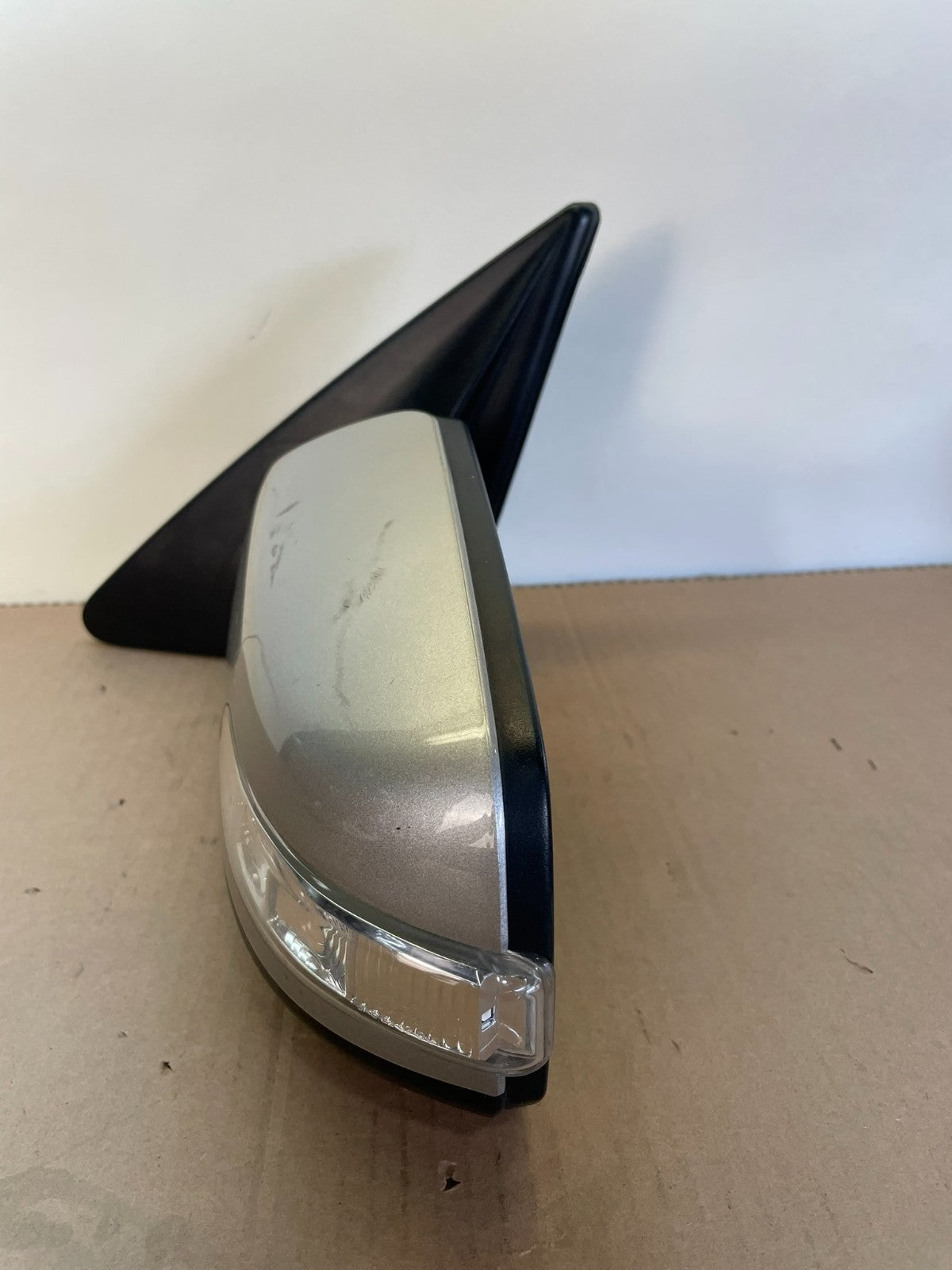 2011 - 2015 Kia Sorento Left Driver Lh Side Door Mirror Turn Signal Oe AH8593 DG9