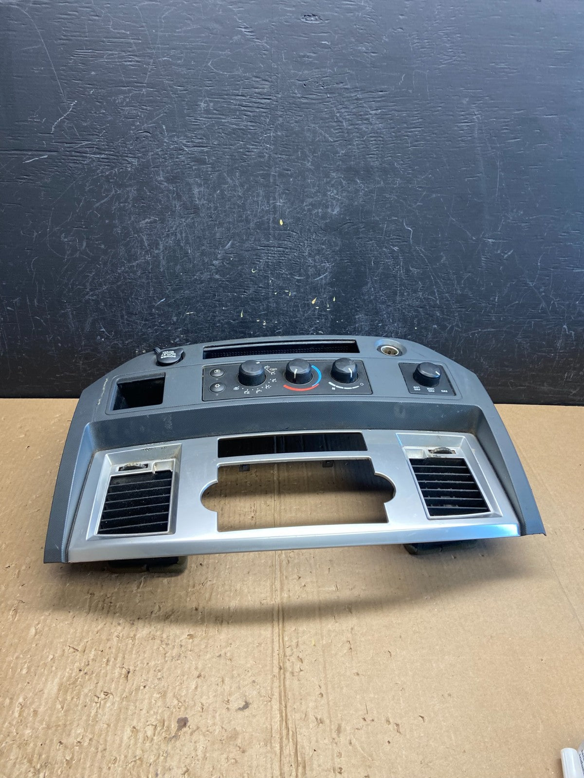 2006 to 2008 Dodge Ram Radio Climate Control A/C Heat Dash Bezel Trim ae4168 DG3