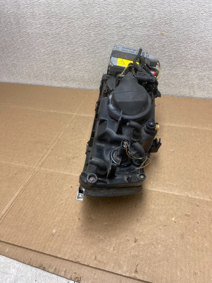 2001-2003 BMW E39 5 Series Headlight Right Passenger Side XENON OEM Y8482 DW8