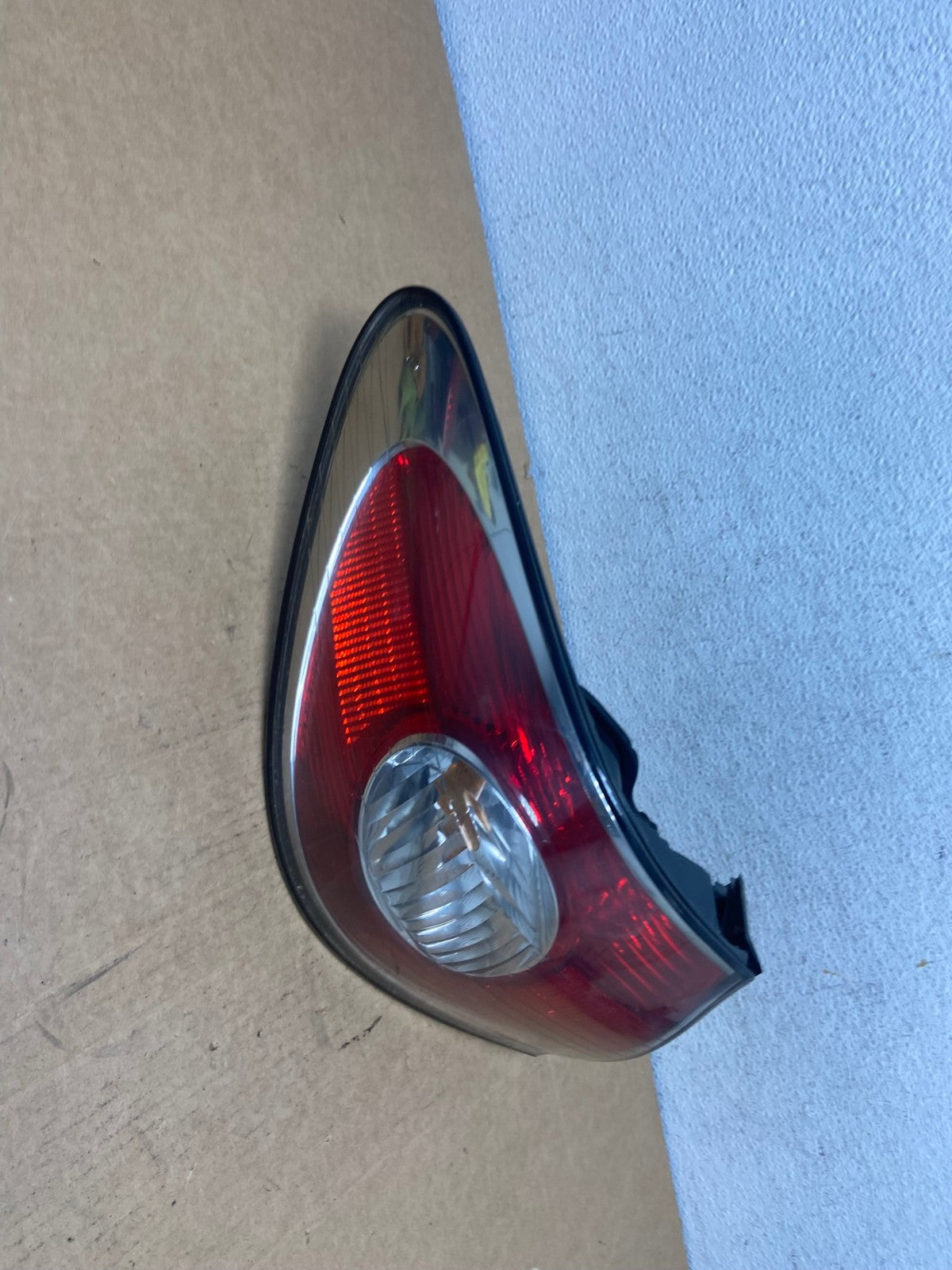 2002 to 2004 Lexus ES300 ES330 Left Driver Side Tail Light AD5424 LK2