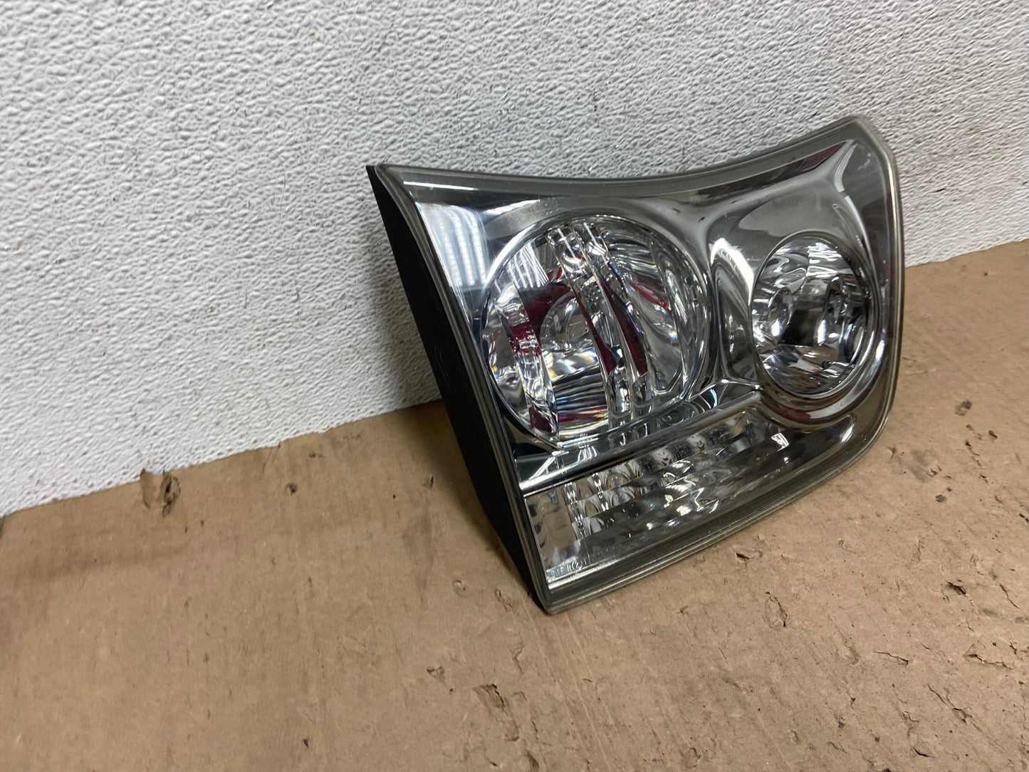 2004 to 2009 Lexus Rx350 RX330 Left Driver Inner Tail Light AE9368 LK2